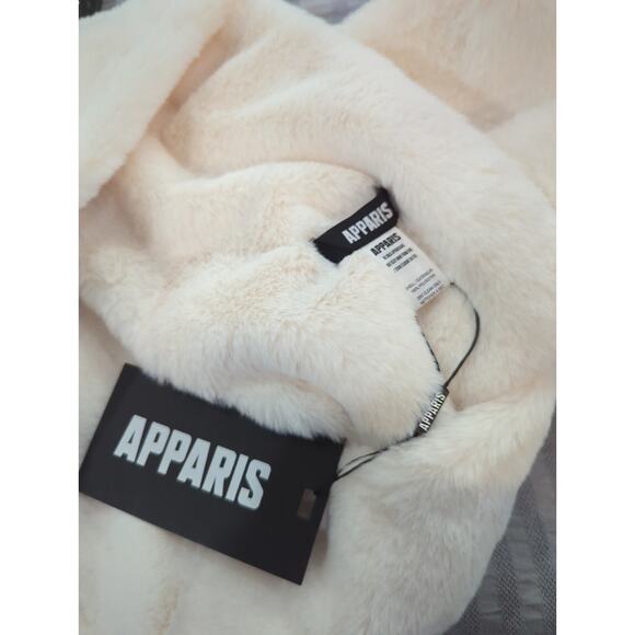 Apparis Faux Fur Bambi Ivory Scarf NWT - Picture 3 of 4